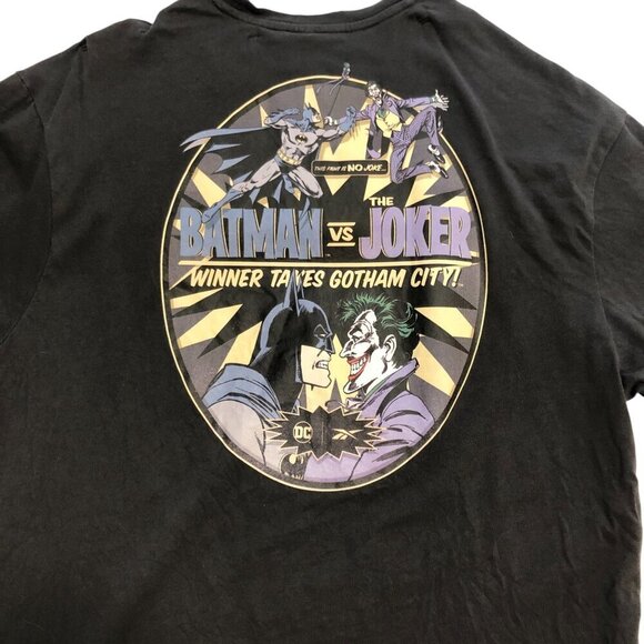3/$25 ❥DC x Reebok Batman vs The Joker Gotham T-Shirt Men's Medium Stretch Black - Picture 2 of 9